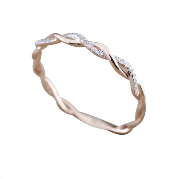 Rose Gold Color Twist ring - Picture 5 of 5
